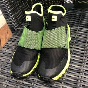 Nike Roshe Mid Stamina Black Volt Size 6.5Y RARE!!